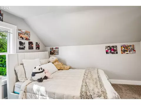 Bedroom - 3021 SE 3rd Ave, Camas, WA 98607 photo 6 of 7