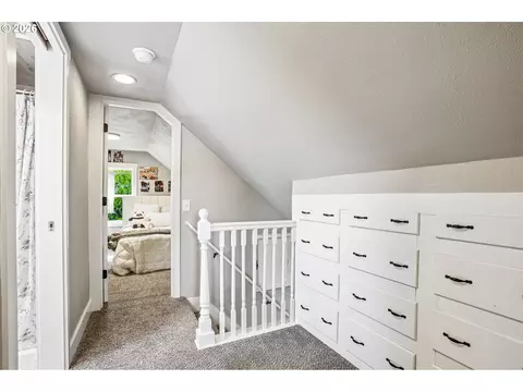 Entry Way - 3021 SE 3rd Ave, Camas, WA 98607 photo 1 of 1