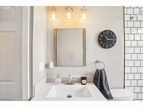 Bath - 3021 SE 3rd Ave, Camas, WA 98607 photo 1 of 3