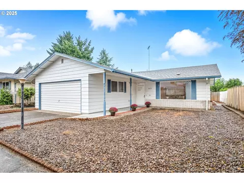 16715 SW Queen Anne Ave, King City, OR 97224