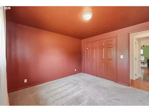 Bedroom - 1233 Kenray Loop, Springfield, OR 97477 photo 1 of 2