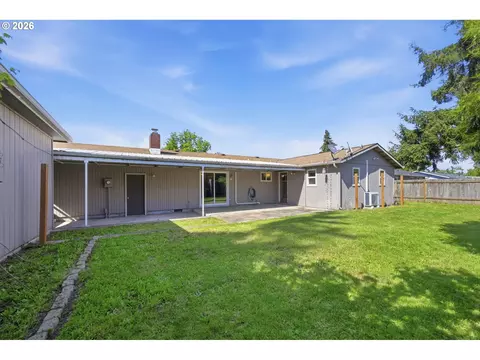 Exterior - 1233 Kenray Loop, Springfield, OR 97477 photo 4 of 6
