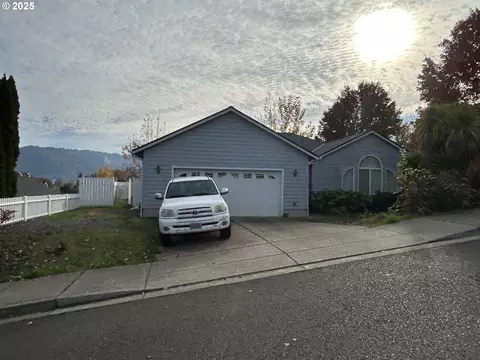 2343 NW Chambers Dr, Roseburg, OR 97471