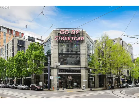 1030 NW 12th Ave #330, Portland, OR 97209