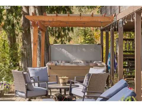 Exterior - 3031 Loop Rd, Stevenson, WA 98648 photo 7 of 8