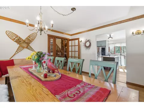 Dining - 3031 Loop Rd, Stevenson, WA 98648 photo 1 of 2