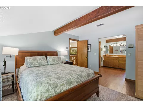 Bedroom - 3031 Loop Rd, Stevenson, WA 98648 photo 3 of 4