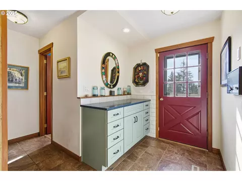 Entry Way - 3031 Loop Rd, Stevenson, WA 98648 photo 1 of 4