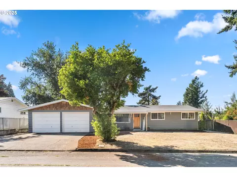 1035 S 11th St, Cottage Grove, OR 97424