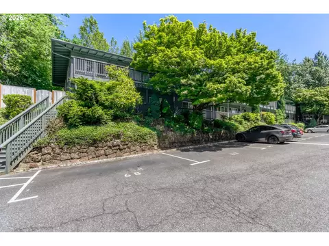 1045 SW Bertha Blvd # 7, Portland, OR 97219