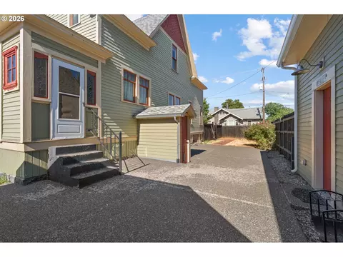 Exterior - 614 SE Byers Ave, Pendleton, OR 97801 photo 9 of 11