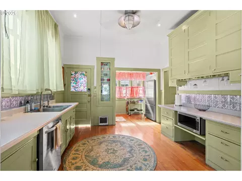 Kitchen - 614 SE Byers Ave, Pendleton, OR 97801 photo 1 of 4