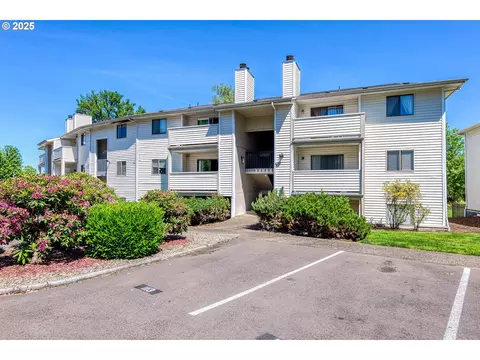 11044 SW Greenburg Rd #321, Tigard, OR 97223