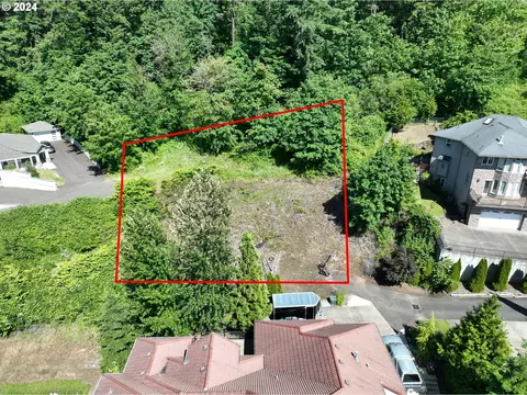 9380 SEmmert View Ct, Happy Valley, OR 97086