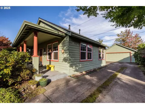 1148 NE Multnomah Dr, Fairview, OR 97024