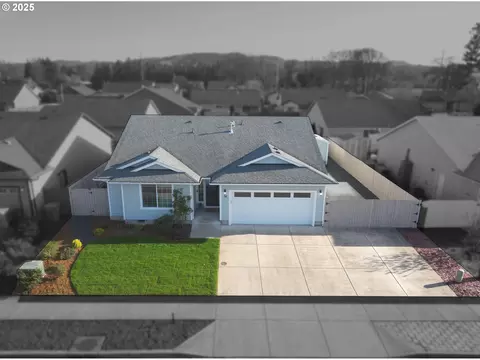 74 Camellia Dr, Lebanon, OR 97355