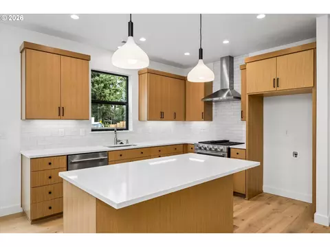 Kitchen - 89 Churchview Dr, Eugene, OR 97408 photo 3 of 5