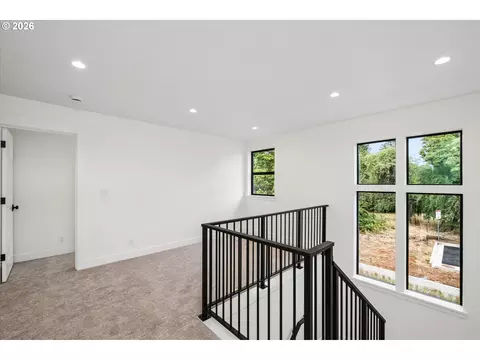 Entry Way - 89 Churchview Dr, Eugene, OR 97408 photo 2 of 2