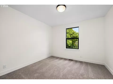 Bedroom - 89 Churchview Dr, Eugene, OR 97408 photo 5 of 10