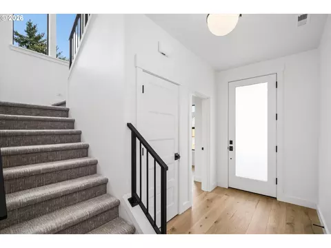 Entry Way - 89 Churchview Dr, Eugene, OR 97408 photo 1 of 2
