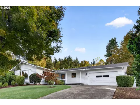 1538 Pine St, Lake Oswego, OR 97034