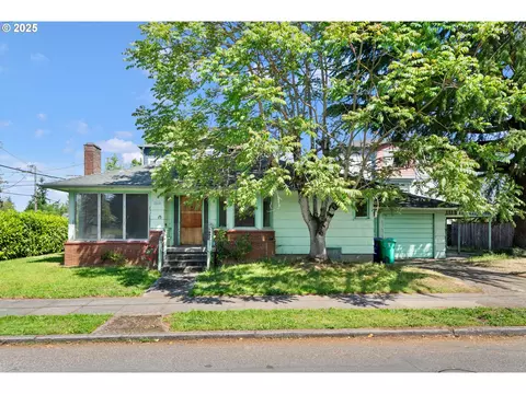 5205 SE Gladstone St, Portland, OR 97206