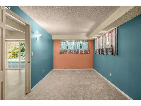Bedroom - 2225 W 28th Ave, Eugene, OR 97405 photo 6 of 6