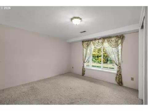 Bedroom - 2225 W 28th Ave, Eugene, OR 97405 photo 4 of 6