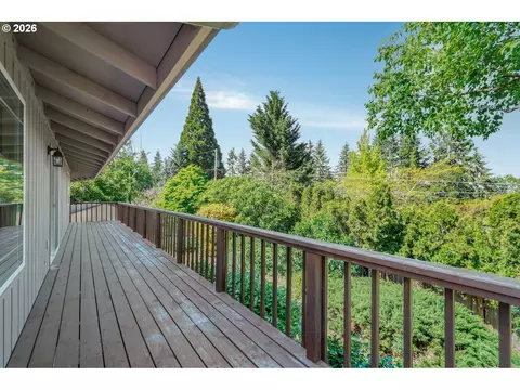 Exterior - 2225 W 28th Ave, Eugene, OR 97405 photo 2 of 7