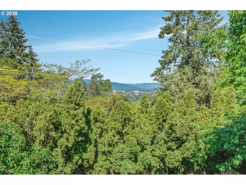 View/Area - 2225 W 28th Ave, Eugene, OR 97405 photo 1 of 1