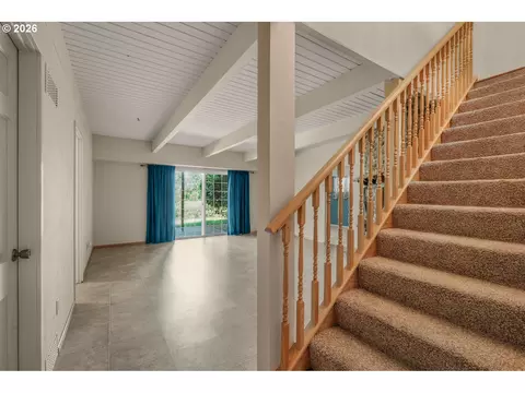 Living - 2225 W 28th Ave, Eugene, OR 97405 photo 4 of 7