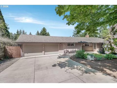 Exterior - 2225 W 28th Ave, Eugene, OR 97405 photo 6 of 7