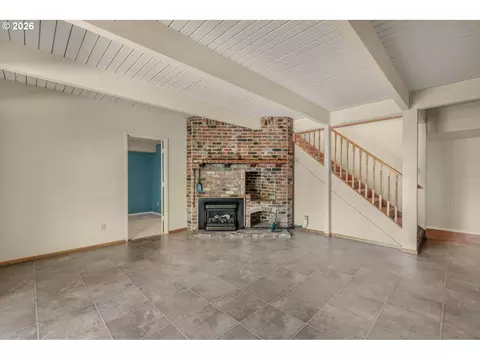 Living - 2225 W 28th Ave, Eugene, OR 97405 photo 7 of 7