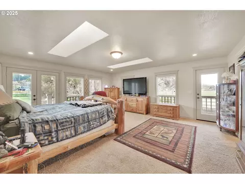 Bedroom - 91375 Marcola Rd, Springfield, OR 97478 photo 1 of 5