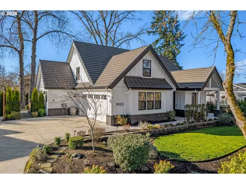 1923 Sterling Park Pl, Eugene, OR 97408