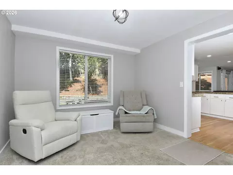 Living - 151 SE Condor Dr, Gresham, OR 97080 photo 3 of 6
