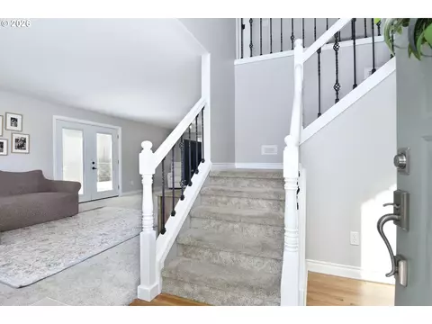Entry Way - 151 SE Condor Dr, Gresham, OR 97080 photo 1 of 5