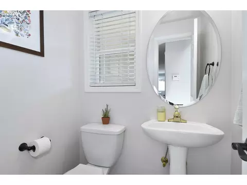 Bath - 151 SE Condor Dr, Gresham, OR 97080 photo 1 of 4