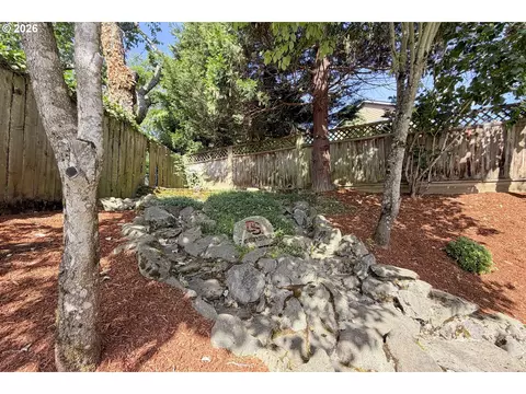 Exterior - 151 SE Condor Dr, Gresham, OR 97080 photo 6 of 14