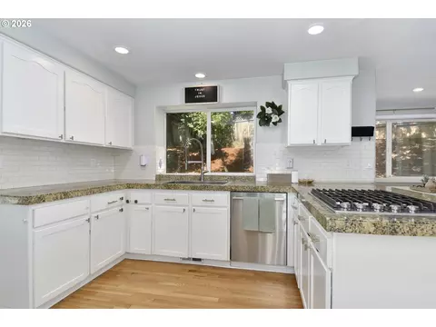 Kitchen - 151 SE Condor Dr, Gresham, OR 97080 photo 2 of 3