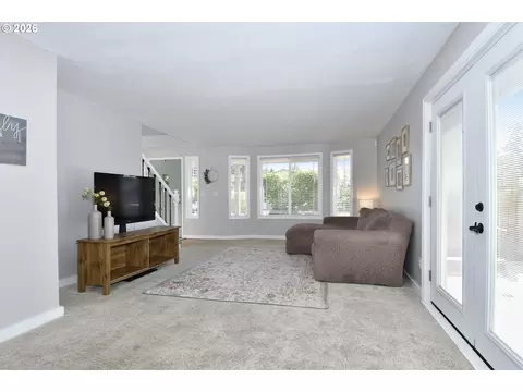 Living - 151 SE Condor Dr, Gresham, OR 97080 photo 2 of 6