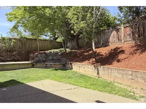 Exterior - 151 SE Condor Dr, Gresham, OR 97080 photo 9 of 14