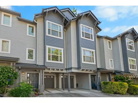 1919 NE 50th Way, Hillsboro, OR 97124
