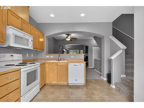 Kitchen - 15430 SW Sparrow Loop #102, Beaverton, OR 97007 photo 4 of 4