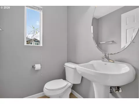 Bath - 15430 SW Sparrow Loop #102, Beaverton, OR 97007 photo 1 of 3