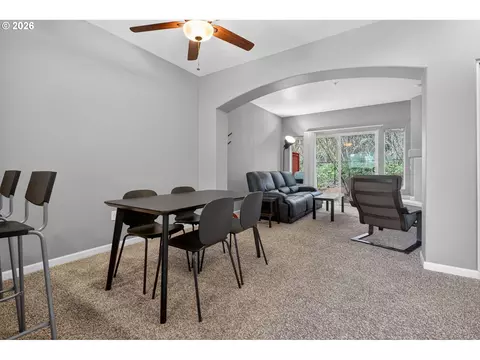 Dining - 15430 SW Sparrow Loop #102, Beaverton, OR 97007 photo 4 of 4