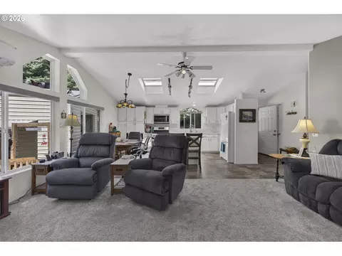 12290 Highway 126, Mapleton, OR 97453 photo 10