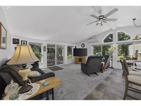 12290 Highway 126, Mapleton, OR 97453 photo 9