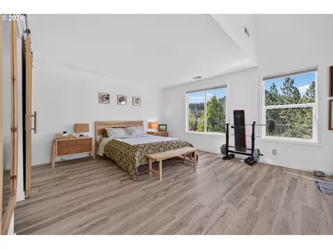Bedroom - 207 W 52nd Ave, Eugene, OR 97405 photo 1 of 6