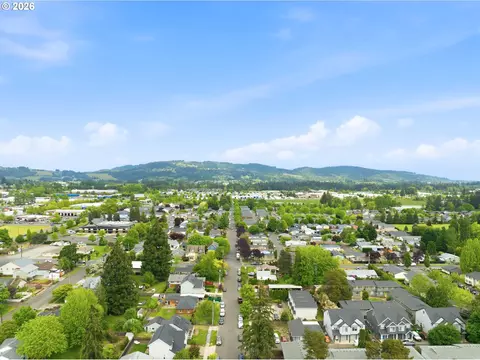 View/Area - 1552 E 3rd St, Newberg, OR 97132 photo 12 of 13
